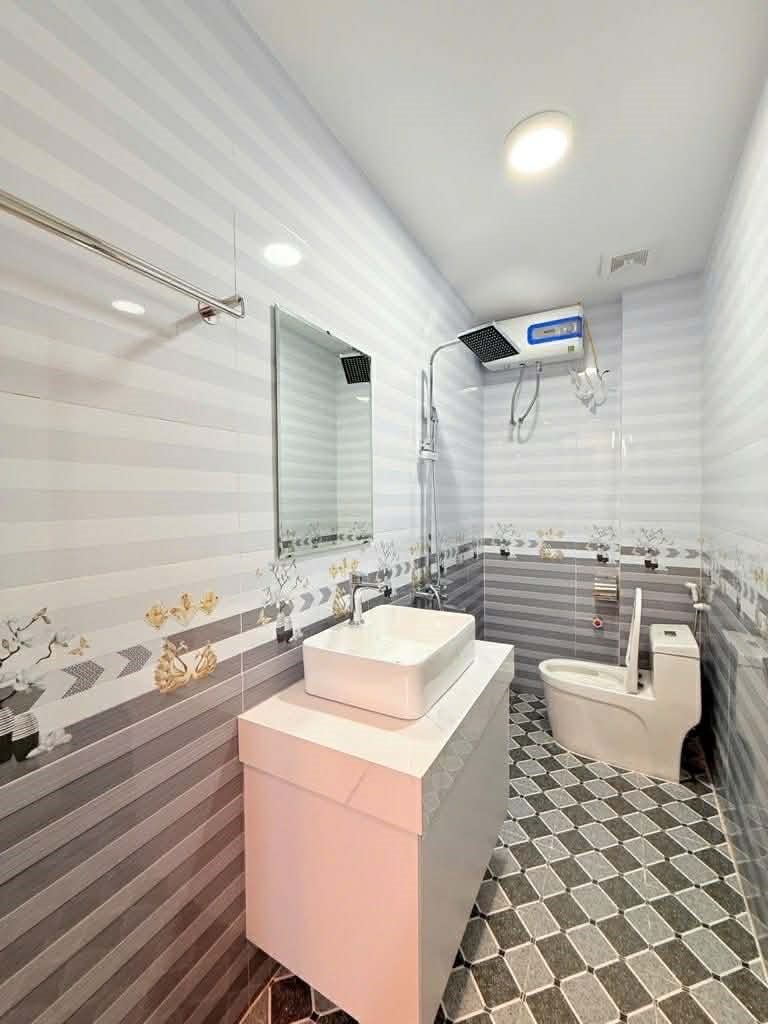 B.Á.N NHÀ GẦN PHỐ TRUNG PHỤNG, XÃ ĐÀN_6T THANG MÁY_40m2 MT RỘNG_NHÀ XÂY MỚI ĐẸP Ở NGAY, hơn 9 tỷ